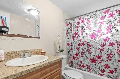 911 NW 22nd Place Miami FL 33125