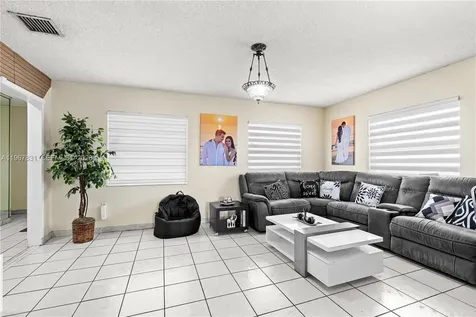 911 NW 22nd Place Miami FL 33125