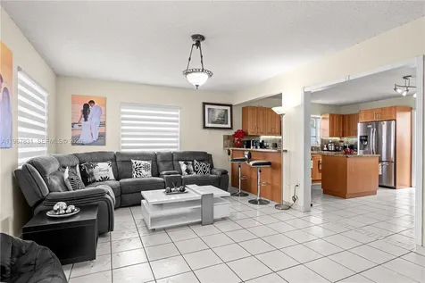 911 NW 22nd Place Miami FL 33125