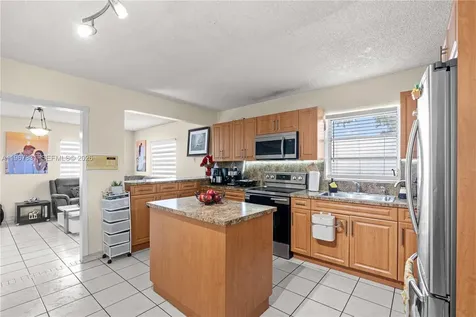 911 NW 22nd Place Miami FL 33125