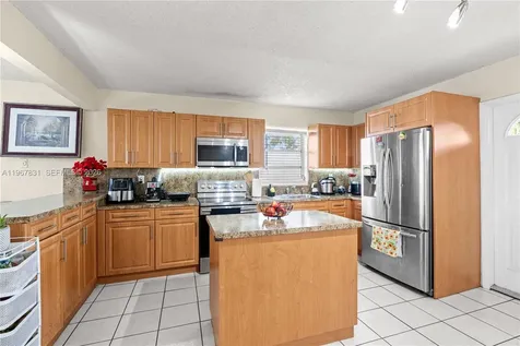 911 NW 22nd Place Miami FL 33125