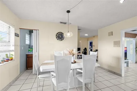 911 NW 22nd Place Miami FL 33125