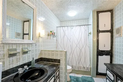 911 NW 22nd Place Miami FL 33125