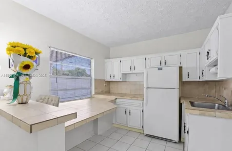 911 NW 22nd Place Miami FL 33125