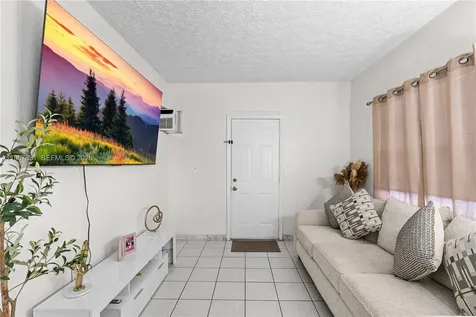 911 NW 22nd Place Miami FL 33125