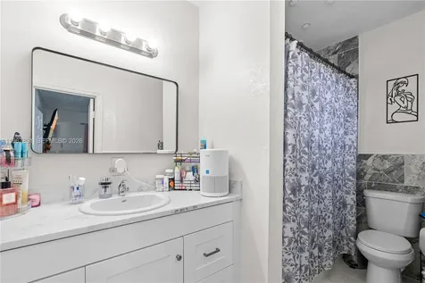 911 NW 22nd Place Miami FL 33125