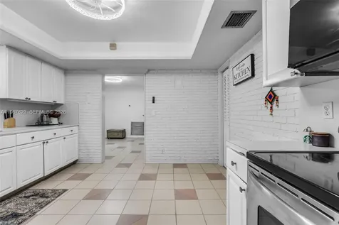 7541 SW 9th Street Plantation FL 33317