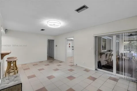 7541 SW 9th Street Plantation FL 33317