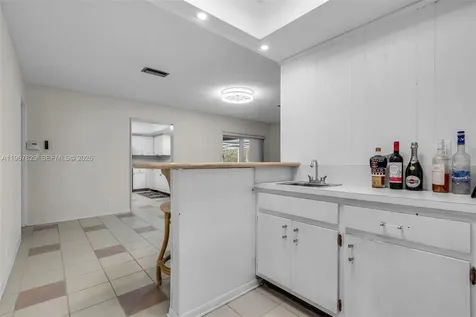 7541 SW 9th Street Plantation FL 33317