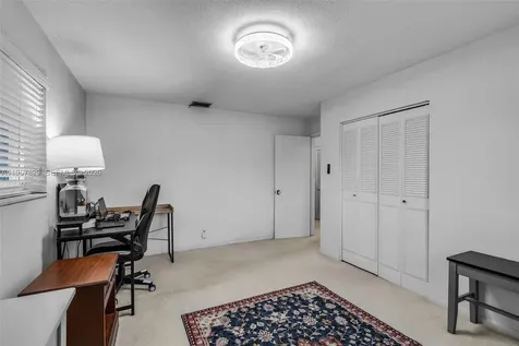 7541 SW 9th Street Plantation FL 33317