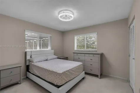 7541 SW 9th Street Plantation FL 33317