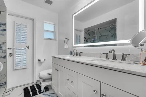 7541 SW 9th Street Plantation FL 33317