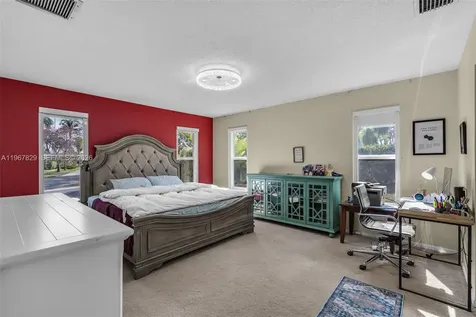 7541 SW 9th Street Plantation FL 33317