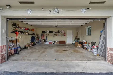 7541 SW 9th Street Plantation FL 33317
