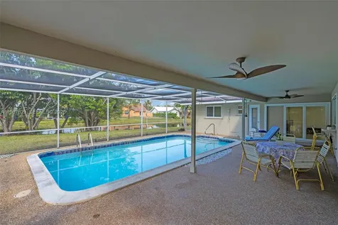 7541 SW 9th Street Plantation FL 33317