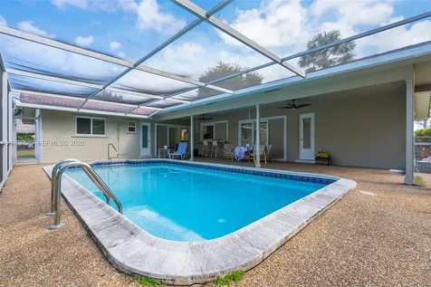 7541 SW 9th Street Plantation FL 33317