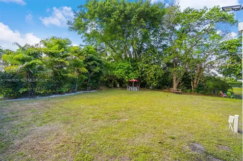 7541 SW 9th Street Plantation FL 33317