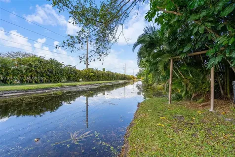 7541 SW 9th Street Plantation FL 33317