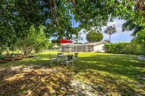 7541 SW 9th Street Plantation FL 33317