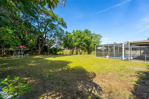 7541 SW 9th Street Plantation FL 33317