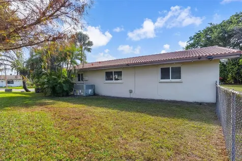 7541 SW 9th Street Plantation FL 33317