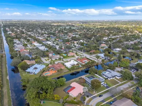 7541 SW 9th Street Plantation FL 33317