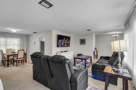 7541 SW 9th Street Plantation FL 33317