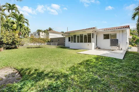 9372 Abbott Avenue Surfside FL 33154