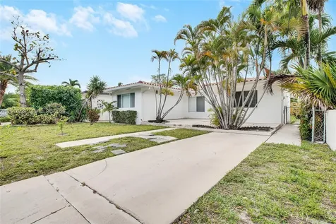 9372 Abbott Avenue Surfside FL 33154