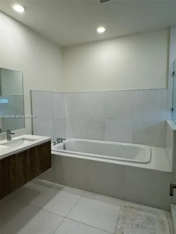 10376 NW 76th Terrace Doral FL 33178