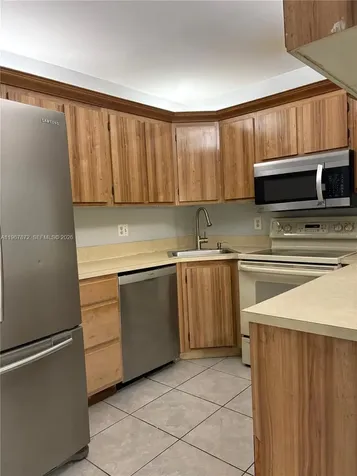 702 Sunny Pine Way Green Acres FL 33415