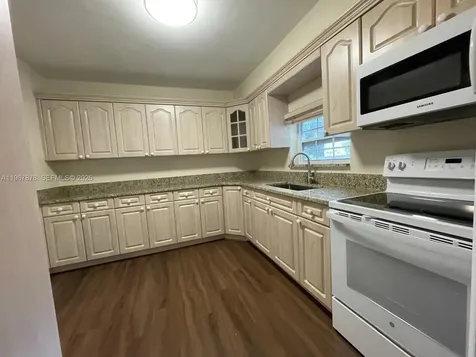 3350 SW 29th Street Miami FL 33133