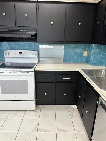 200 Ashbury Road Hollywood FL 33024