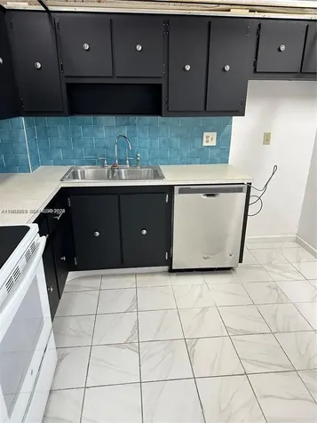 200 Ashbury Road Hollywood FL 33024