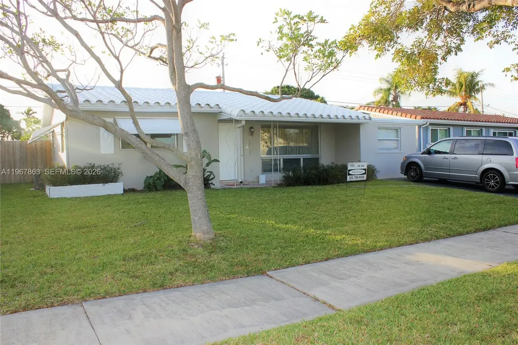 1900 N 32nd Court Hollywood FL 33021