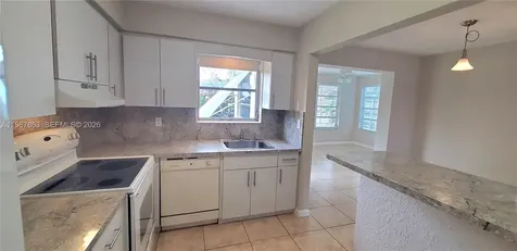 1900 N 32nd Court Hollywood FL 33021