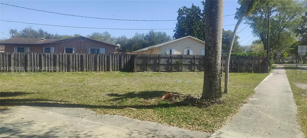 5825 Fillmore Street Hollywood FL 33021