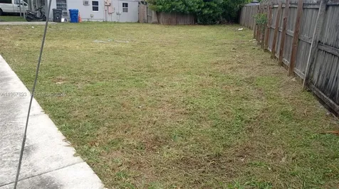 5825 Fillmore Street Hollywood FL 33021