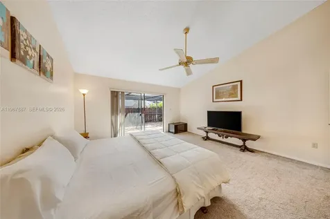 567 NE 199th Terrace Miami FL 33179