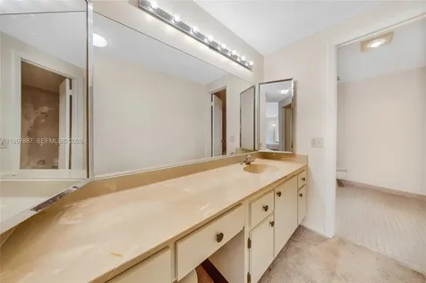 567 NE 199th Terrace Miami FL 33179