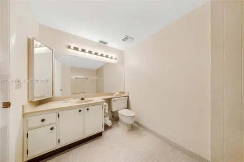 567 NE 199th Terrace Miami FL 33179