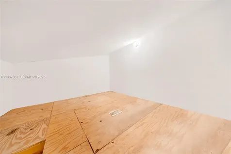 567 NE 199th Terrace Miami FL 33179