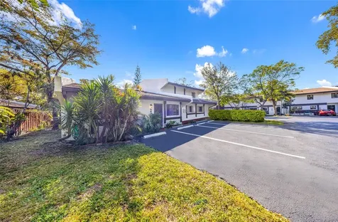 567 NE 199th Terrace Miami FL 33179