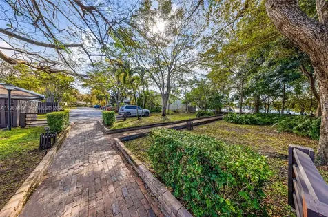 567 NE 199th Terrace Miami FL 33179