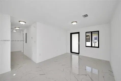 673 NW 14th Street Florida City FL 33034