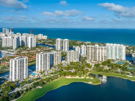 20505 E Country Club Drive Aventura FL 33180