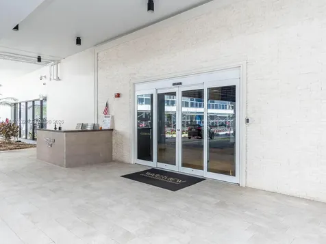 20505 E Country Club Drive Aventura FL 33180