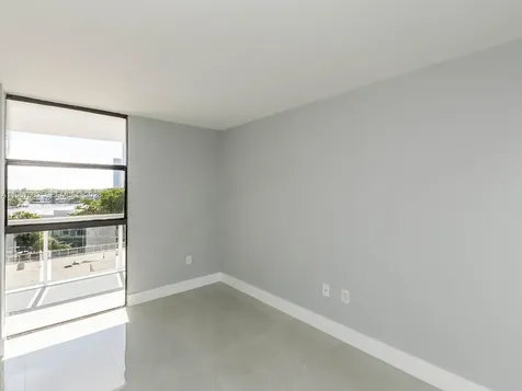 20505 E Country Club Drive Aventura FL 33180