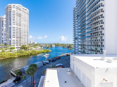 20505 E Country Club Drive Aventura FL 33180