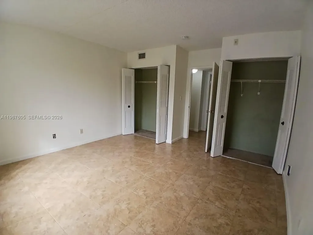 5901 Washington Street Hollywood FL 33023